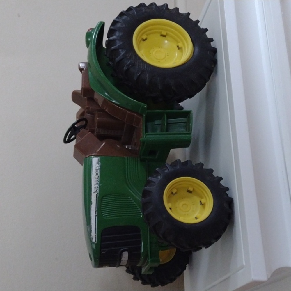 John Deere Toy Tractor Metal & Plastic 9.5 X 4.5